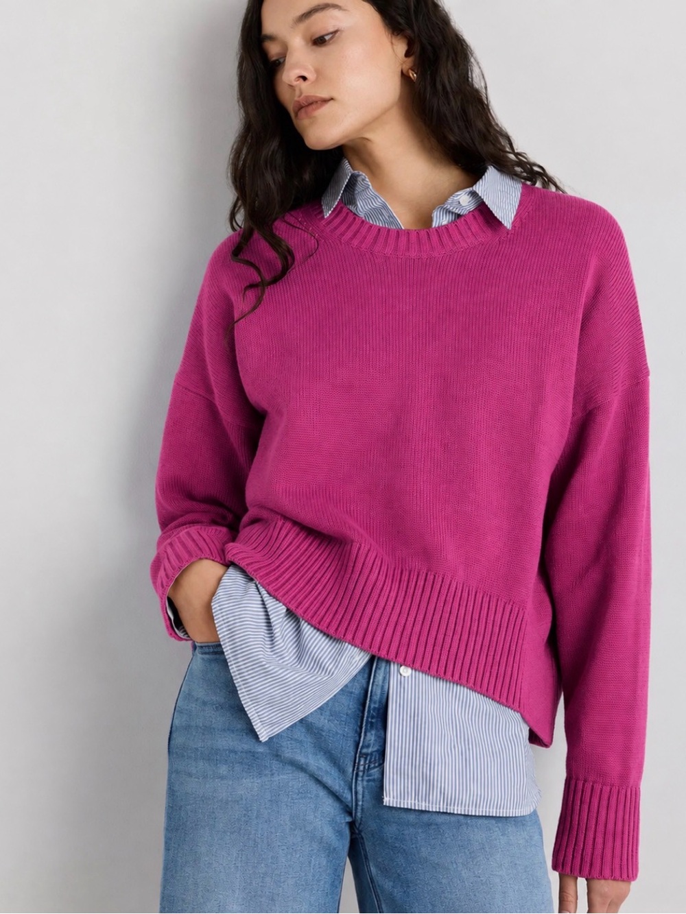 Quince 100% Organic Cotton Boyfriend Crew Sweater Magenta size Small.